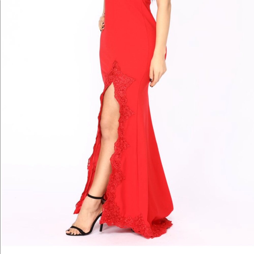 Red Dress - Picture 4 of 4